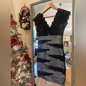 Betsy & Adam‎ V Neck Lace Pencil Dress Size 6